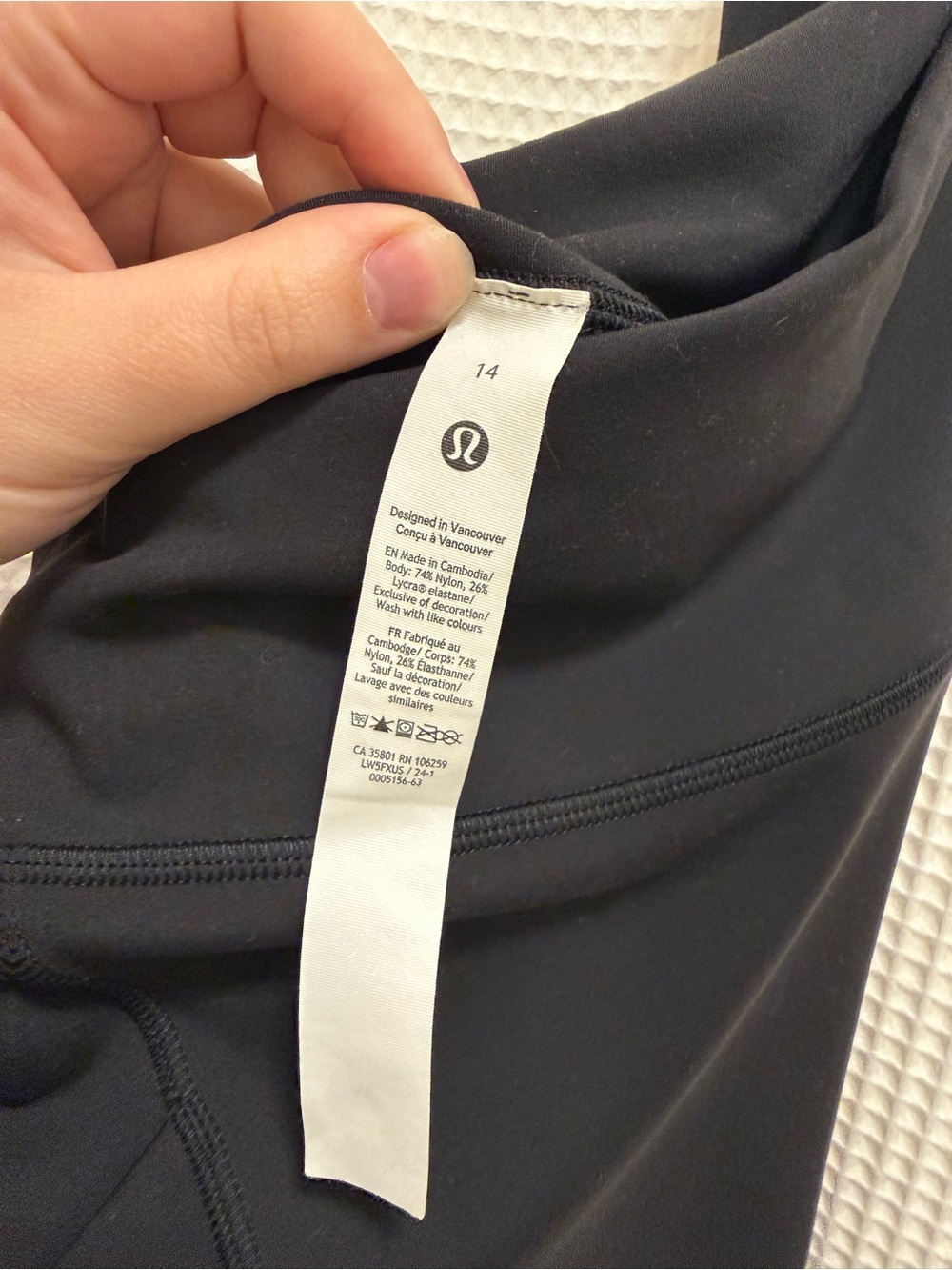 Lululemon Everlux - Black High-Waist Leggings with Pockets size 14 - Picture 2 of 9